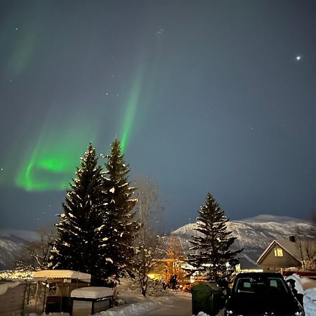 Arctic 3 Room Apartment - Aurora View - Free Parking Tromso Luaran gambar